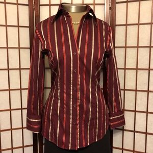 3/$15 CLOSET CLOSING BURGUNDY BUTTON DOWN BLOUSE